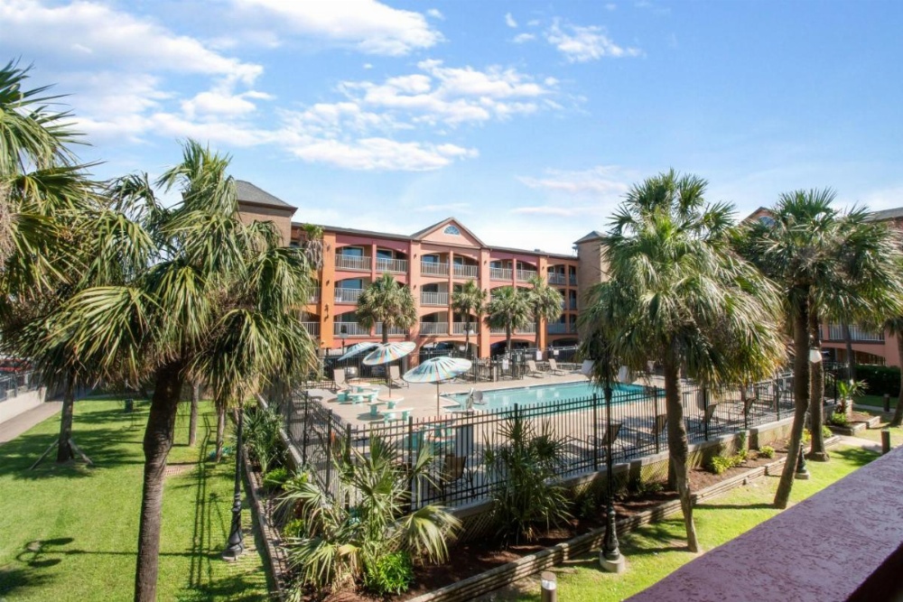 Beachfront Palms Hotel Image 14