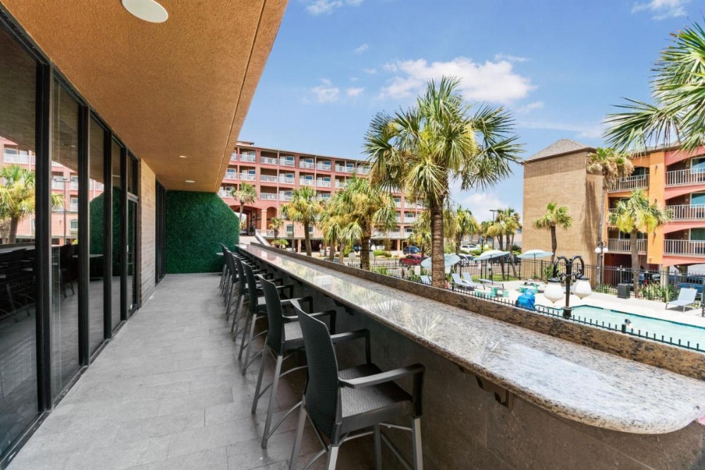 Beachfront Palms Hotel Image 41