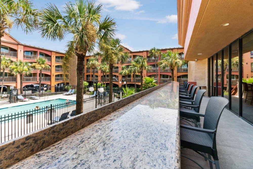 Beachfront Palms Hotel Image 43